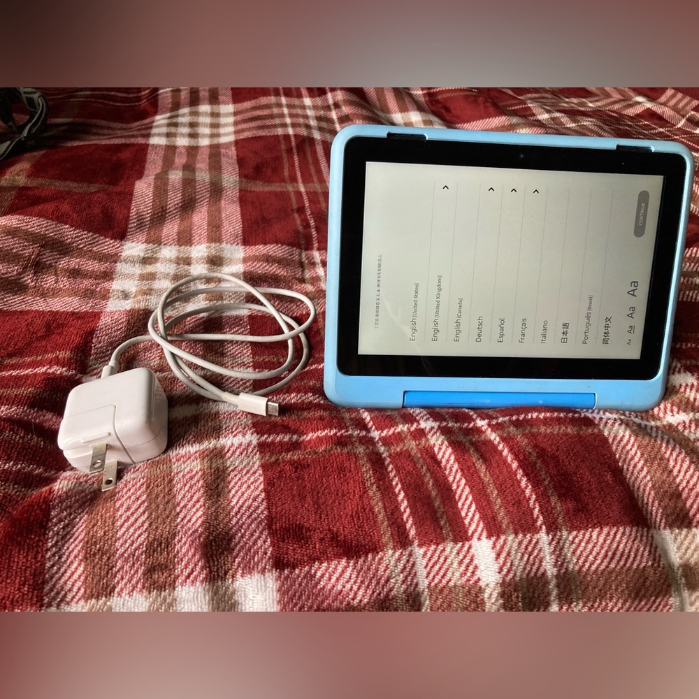 Amazon fire tablet 12th generation model r2sp8t with case